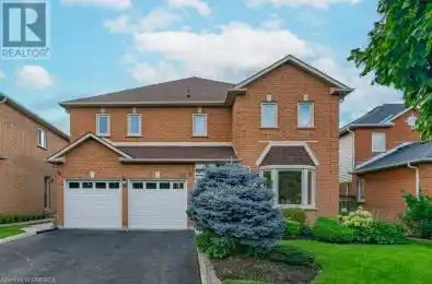 60 RIVER GLEN Boulevard Oakville Ontario L6H5Z6