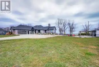 515 Sandy Bay Road, Haldimand (Dunnville), Ontario N1A2W6, 5 Bedrooms Bedrooms, ,3 BathroomsBathrooms,All Houses,For Sale,Sandy Bay,X9344410