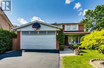 18 Crescent Toronto (Markland Wood) Ontario M9C1H7