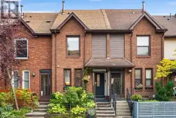 113 Lambertlodge Ave, Toronto, Ontario M6G 3X4, 3 Bedrooms Bedrooms, 8 Rooms Rooms,2 BathroomsBathrooms,All Houses,Sold,Lambertlodge,C9346009