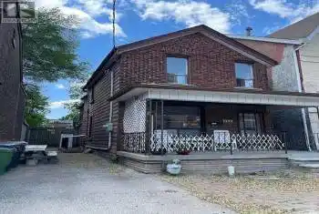 804 Dovercourt Road, Toronto (Dovercourt-Wallace Emerson-Junction), Ontario M6H2X3, 4 Bedrooms Bedrooms, ,2 BathroomsBathrooms,All Houses,For Sale,Dovercourt,W9349453