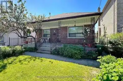 105 Regina Avenue Toronto (Englemount-Lawrence) Ontario M6A1R5