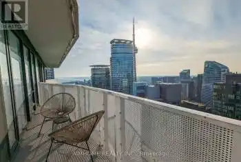 100 Harbour Street Unit# 6103, Toronto (Waterfront Communities), Ontario M5J0B5, 1 Bedroom Bedrooms, ,1 BathroomBathrooms,Condo,For Sale,Harbour,C9352277