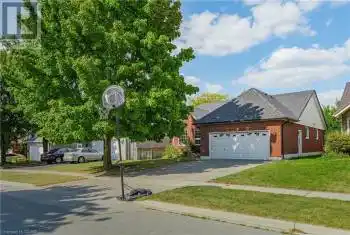 77 PINNACLE Crescent, Guelph, Ontario N1K1P6, 3 Bedrooms Bedrooms, ,3 BathroomsBathrooms,All Houses,For Sale,PINNACLE,40646729