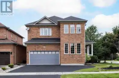 72 Gardens Aurora (Bayview Wellington) Ontario L4G7P8