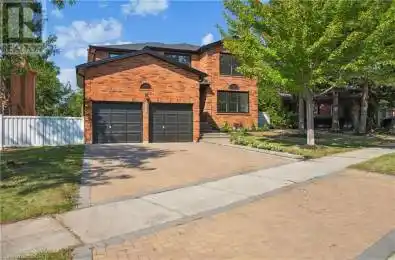 2066 Crescent Oakville Ontario L6H5B3