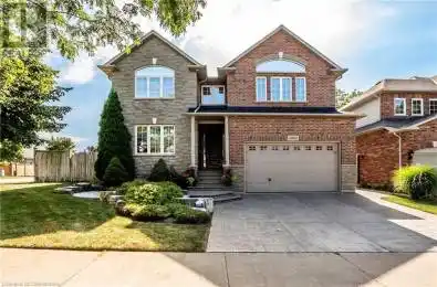 2062 Crescent Burlington Ontario L7M4X9