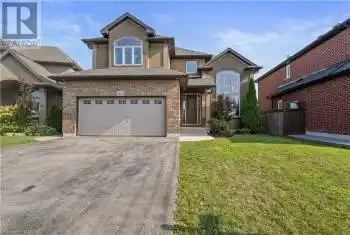 82 CREEKSIDE Drive, Welland, Ontario L3C0B4, 5 Bedrooms Bedrooms, ,3 BathroomsBathrooms,All Houses,For Sale,CREEKSIDE,40647549