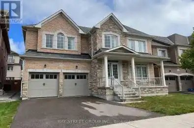 915 Circle Newmarket (Stonehaven-Wyndham) Ontario L3X0G8