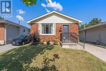 26 Pauline Cres, London, Ontario N6E 2L3, 3 Bedrooms Bedrooms, 10 Rooms Rooms,2 BathroomsBathrooms,All Houses,Sold,Pauline,X9356831