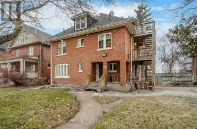 117 Street Barrie (Queen's Park) Ontario L4N1V3