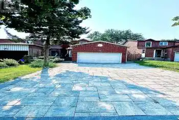 116 Tangmere Crescent, Markham (Milliken Mills East), Ontario L3R6Y3, 3 Bedrooms Bedrooms, ,6 BathroomsBathrooms,All Houses,For Rent,Tangmere,N9362400