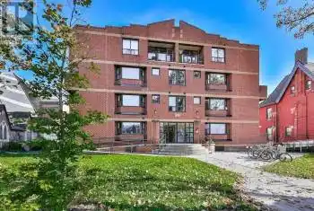 99 Bellevue Avenue Unit# 13, Toronto (Kensington-Chinatown), Ontario M5T2N8, 3 Bedrooms Bedrooms, ,1 BathroomBathrooms,All Houses,For Rent,Bellevue,C9366595