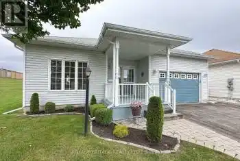 30 Kissingbridge Lane, Clarington (Newcastle), Ontario L1B0B2, 2 Bedrooms Bedrooms, ,2 BathroomsBathrooms,All Houses,For Sale,Kissingbridge,E9369626