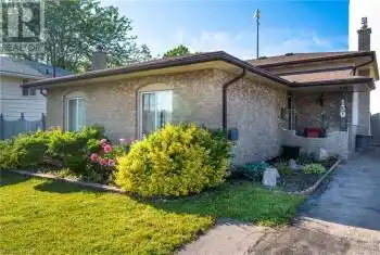 130 ST DAVIDS RD Road, St. Catharines (460 - Burleigh Hill), Ontario L2T1R1, 3 Bedrooms Bedrooms, ,2 BathroomsBathrooms,All Houses,For Sale,ST DAVIDS RD,X9414032