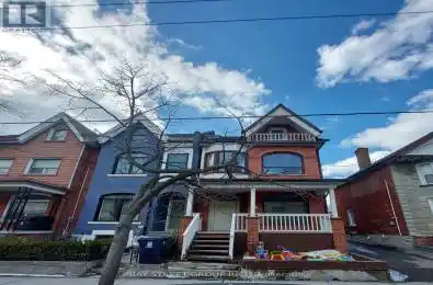 70 Avenue Toronto (Roncesvalles) Ontario M6K2V9