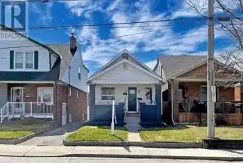 521 Sammon Avenue, Toronto (Danforth Village-East York), Ontario M4J2B3, 3 Bedrooms Bedrooms, ,2 BathroomsBathrooms,All Houses,For Rent,Sammon,E9374530