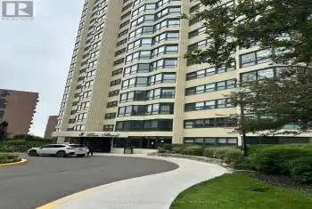 8 Lisa Street Unit# 807, Brampton (Queen Street Corridor), Ontario L6T4S6, 2 Bedrooms Bedrooms, ,2 BathroomsBathrooms,Condo,For Rent,Lisa,W9375972