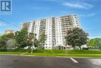 1100 CAVEN Street Unit# PH-2, Mississauga, Ontario L5G4N3, 2 Bedrooms Bedrooms, ,1 BathroomBathrooms,Condo,For Sale,CAVEN,40657615