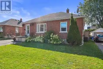 6 Orchard View Blvd, Clarington, Ontario L1C 2J6, 2 Bedrooms Bedrooms, 4 Rooms Rooms,2 BathroomsBathrooms,All Houses,Sold,Orchard View,E9380453