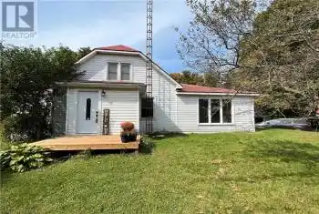 6449 HIGHWAY 38, South Frontenac (Frontenac South), Ontario K0K1Z0, 3 Bedrooms Bedrooms, ,2 BathroomsBathrooms,All Houses,For Sale,HIGHWAY 38,X9412750