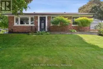 308 Donlin Avenue, Newmarket (Central Newmarket), Ontario L3Y4T6, 4 Bedrooms Bedrooms, ,3 BathroomsBathrooms,All Houses,For Sale,Donlin,N9382037