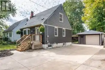 3047 SAINT PATRICK Avenue, Niagara Falls (206 - Stamford), Ontario L2J2M7, 3 Bedrooms Bedrooms, ,2 BathroomsBathrooms,All Houses,For Sale,SAINT PATRICK,X9414916