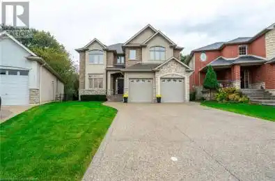 12 COWPER Court Dundas Ontario L9H7T3