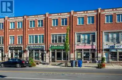 90 LAKESHORE Road Oakville (Old Oakville) Ontario L6K1E1