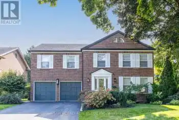 1882 Sherwood Forrest Circle, Mississauga (Sheridan), Ontario L5K2E7, 5 Bedrooms Bedrooms, ,5 BathroomsBathrooms,All Houses,For Rent,Sherwood Forrest,W9389024