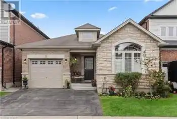 77 AVERY Crescent Unit# 11, St. Catharines (456 - Oakdale), Ontario L2P0E5, 2 Bedrooms Bedrooms, ,2 BathroomsBathrooms,All Houses,For Sale,AVERY,X9415114