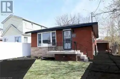 2033 Brampton Street Hamilton (Parkview) Ontario L8H3S9