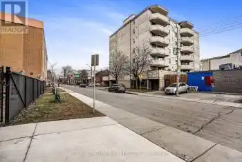 21 East Avenue Unit# 702, Hamilton (Landsdale), Ontario L8N2T3, 2 Bedrooms Bedrooms, ,2 BathroomsBathrooms,Condo,For Sale,East,X9393883