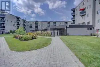 2001 Bonnymede Drive Unit# 40, Mississauga (Clarkson), Ontario L5J4H8, 3 Bedrooms Bedrooms, ,1 BathroomBathrooms,All Houses,For Sale,Bonnymede,W9394703