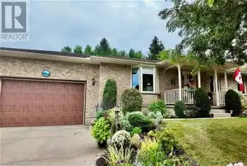 963 BOARDWALK Street, Huron-Kinloss, Ontario N2Z0C2, 4 Bedrooms Bedrooms, ,2 BathroomsBathrooms,All Houses,For Sale,BOARDWALK,40647590