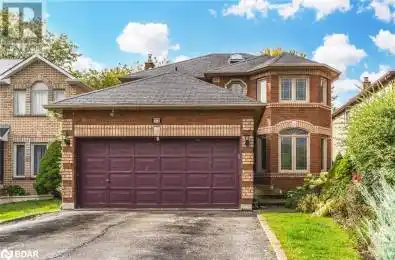 22 MACMILLAN Crescent Barrie Ontario L4N7H2