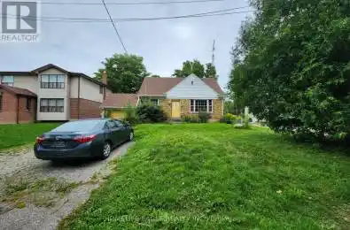 22 Homewood Avenue Toronto (Newtonbrook West) Ontario M2M1J9