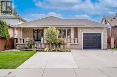 36 BLENHEIM Drive Hamilton Ontario L8E1W2