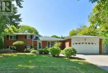 2069 THORNLEA Drive, Oakville (Bronte East), Ontario L6L1K4, 6 Bedrooms Bedrooms, ,4 BathroomsBathrooms,All Houses,For Sale,THORNLEA,W9371092