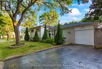 440 Sunset Drive, Oakville (Bronte West), Ontario L6L3N4, 3 Bedrooms Bedrooms, ,2 BathroomsBathrooms,All Houses,For Sale,Sunset,W9416684