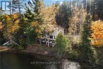 88 CHRIS MULLIN Lane, Madawaska Valley (570 - Madawaska Valley), Ontario K0J1B0, 3 Bedrooms Bedrooms, ,3 BathroomsBathrooms,All Houses,For Sale,Carson Lake,CHRIS MULLIN,X9522856