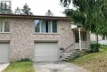 363 VOGEL Place, Waterloo, Ontario N2L5V8, 4 Bedrooms Bedrooms, ,2 BathroomsBathrooms,All Houses,For Rent,VOGEL,40659522