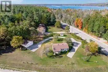 5358 Penetanguishene Road, Springwater, Ontario L0L1P0, 2 Bedrooms Bedrooms, ,1 BathroomBathrooms,All Houses,For Sale,Penetanguishene,S9419847