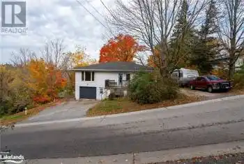 4 GEORGE Street, Parry Sound, Ontario P2A2M1, 3 Bedrooms Bedrooms, ,2 BathroomsBathrooms,All Houses,For Sale,GEORGE,40666243