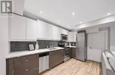 67 Crimson Forest Drive Unit# Bst Vaughan (Patterson) Ontario L6A4C2