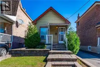 25 BLANDFORD Street, Toronto, Ontario M6E3A6, 2 Bedrooms Bedrooms, ,2 BathroomsBathrooms,All Houses,For Sale,BLANDFORD,40666797