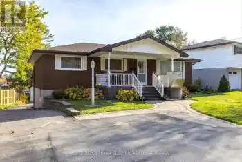 118 Parkdale Ave, Smith-Ennismore-Lakefield, Ontario K9L 1K4, 2 Bedrooms Bedrooms, 6 Rooms Rooms,2 BathroomsBathrooms,All Houses,Sold,Parkdale,X9508146