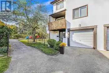 2651 Aquitaine Ave Unit# 26, Mississauga, Ontario L5N 1V5, 3 Bedrooms Bedrooms, 8 Rooms Rooms,2 BathroomsBathrooms,All Houses,Sold,Aquitaine,W9508299