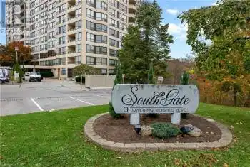 3 TOWERING HEIGHTS Boulevard Unit# 1008, St. Catharines (461 - Glendale/Glenridge), Ontario L2T4A4, 2 Bedrooms Bedrooms, ,2 BathroomsBathrooms,Condo,For Sale,TOWERING HEIGHTS,X9767589