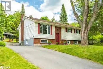 224 ORIOLE Crescent, Gravenhurst, Ontario P1P1C6, 4 Bedrooms Bedrooms, ,2 BathroomsBathrooms,All Houses,For Sale,ORIOLE,40670150